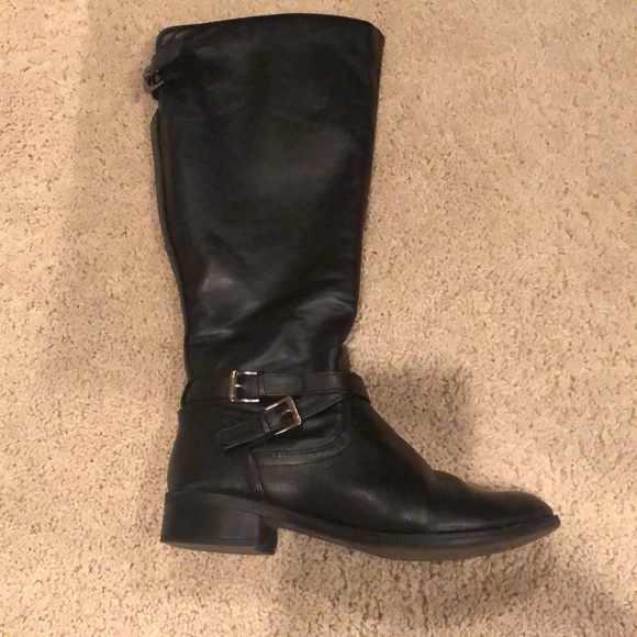 Women’s black boots - Picture 2 of 2